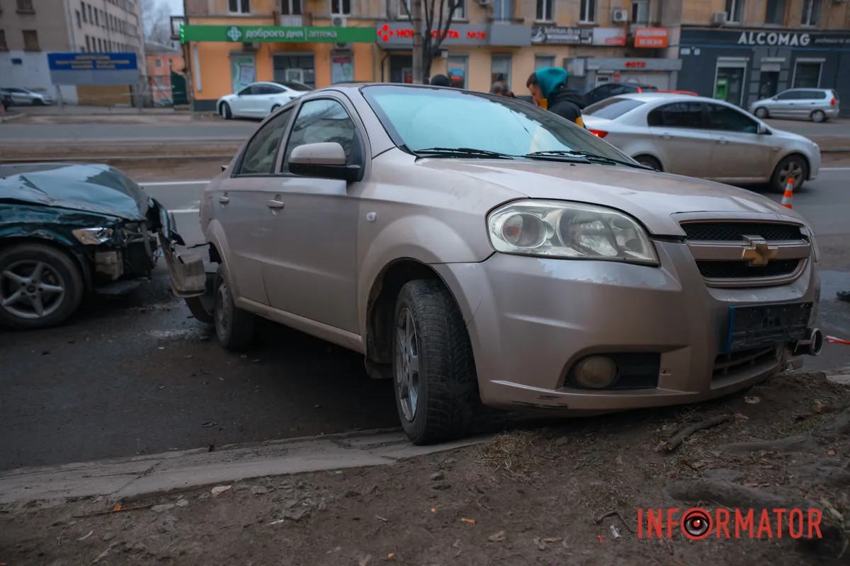         Toyota    Chevrolet:      