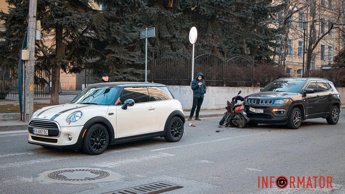      17-    Glovo   Mini Cooper  Jeep:   