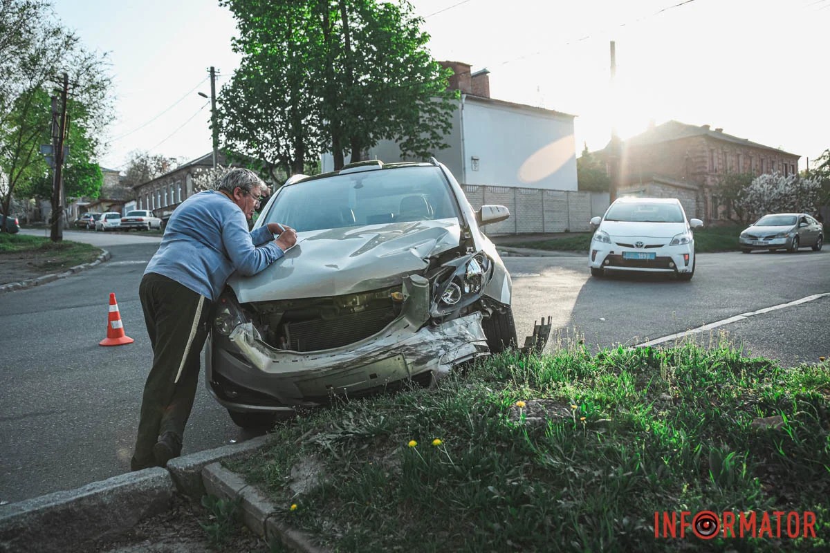      Opel   Renault     :  