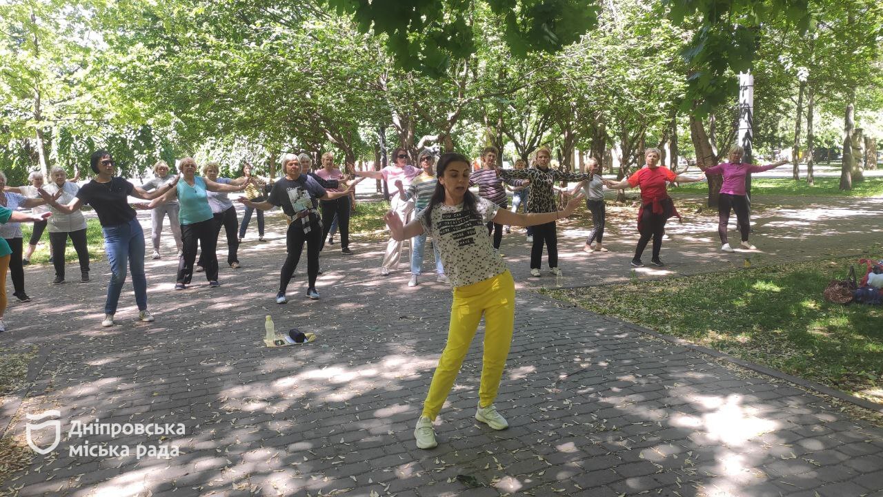  Спортивні заняття для учасників УТВ безкоштовні та проходять на свіжому повітрі у парках і скверах міста