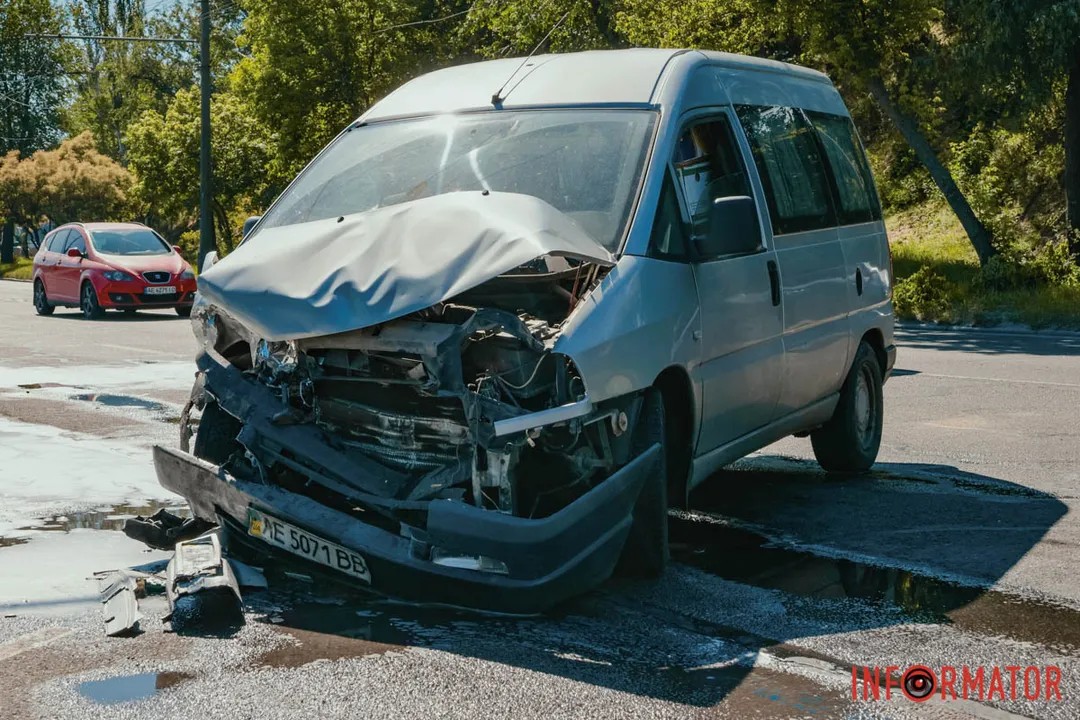    ѳ   Peugeot  Chevrolet:   ('  )