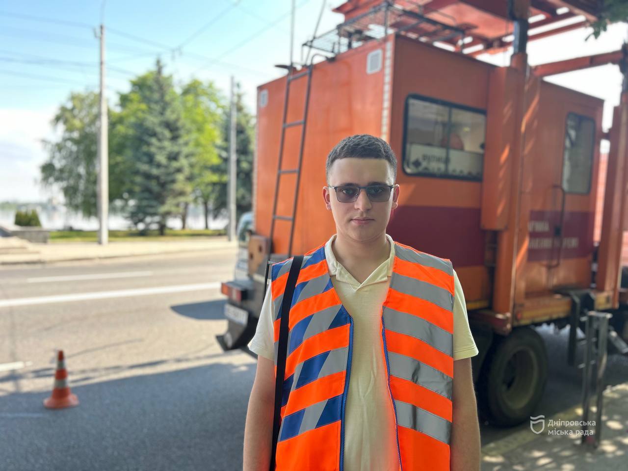                ѳ 