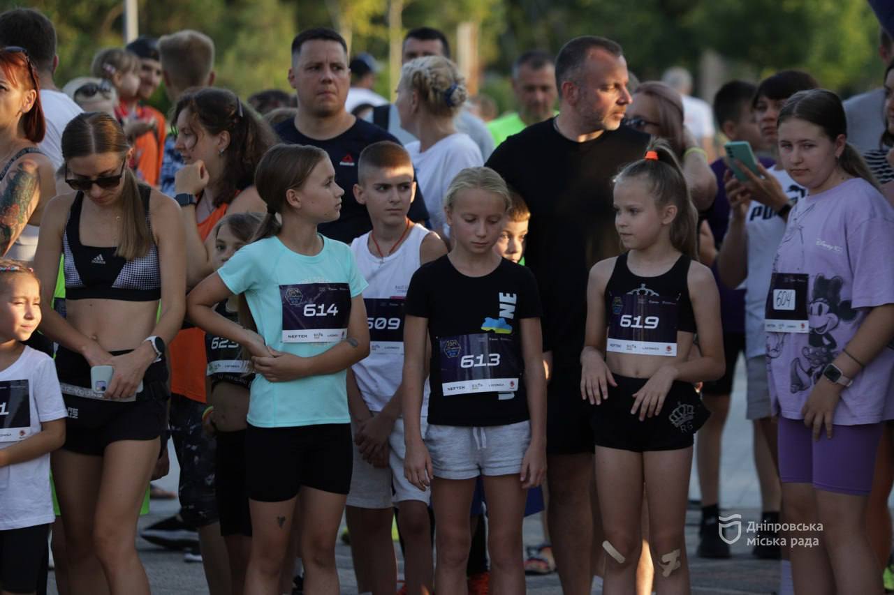   300 ,    .      10k Night Run 2024