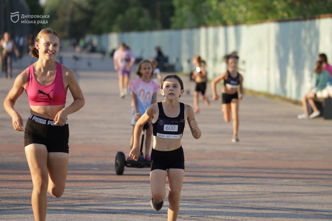   300 ,    .      10k Night Run 2024