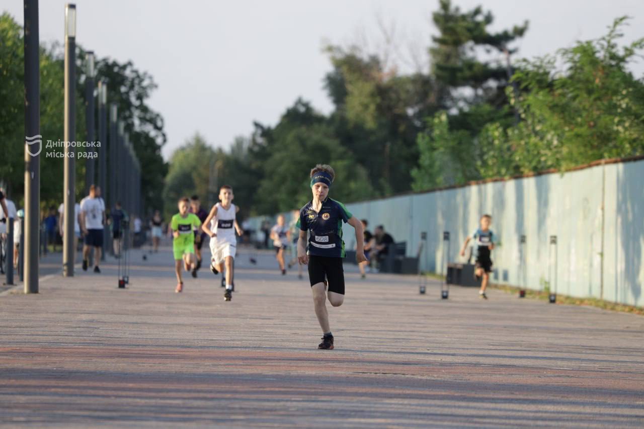   300 ,    .      10k Night Run 2024