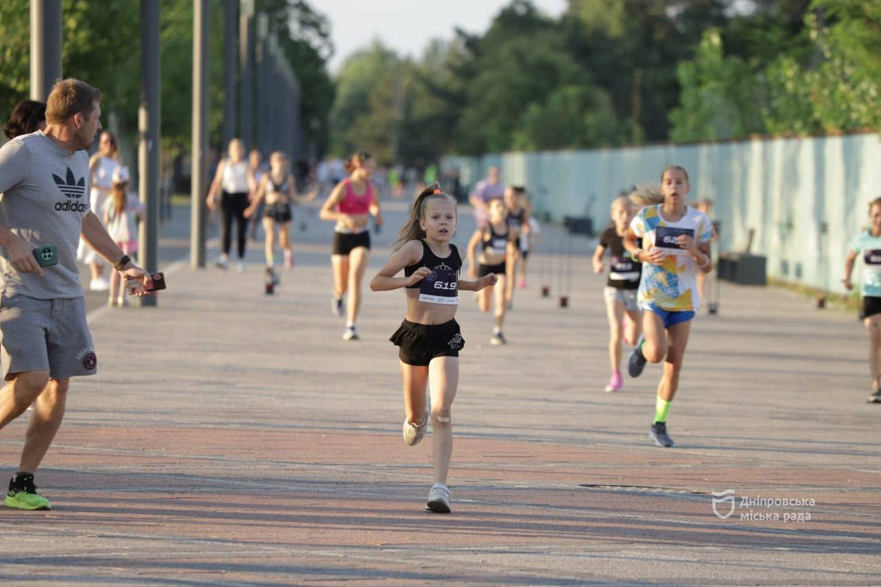   300 ,    .      10k Night Run 2024