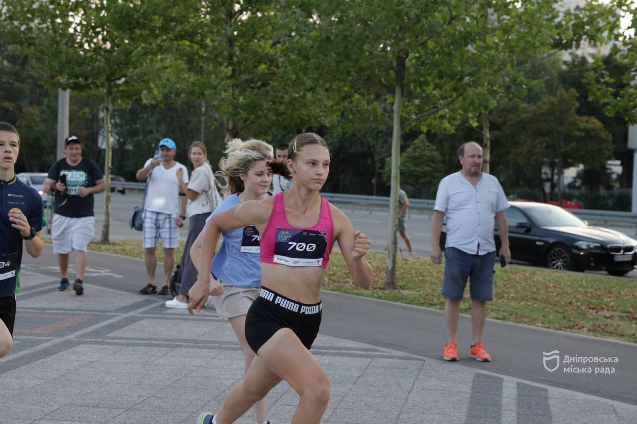   300 ,    .      10k Night Run 2024