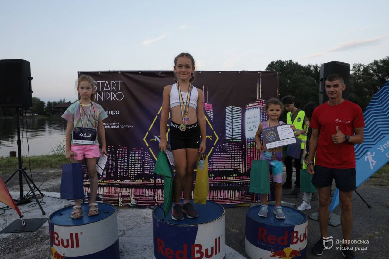   300 ,    .      10k Night Run 2024