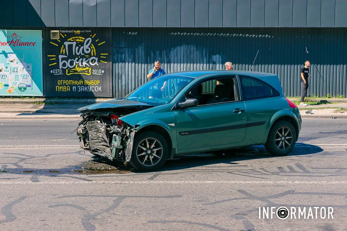      BMW    Renault   