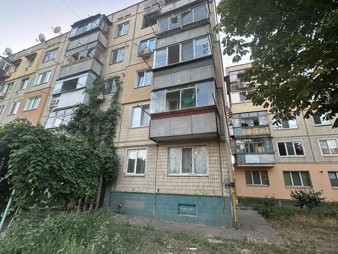      1,5-   