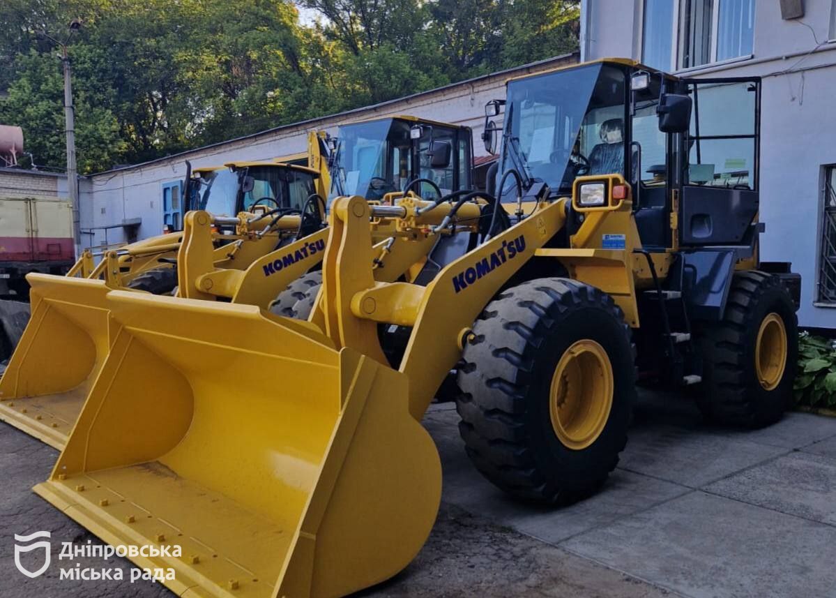      :        Komatsu