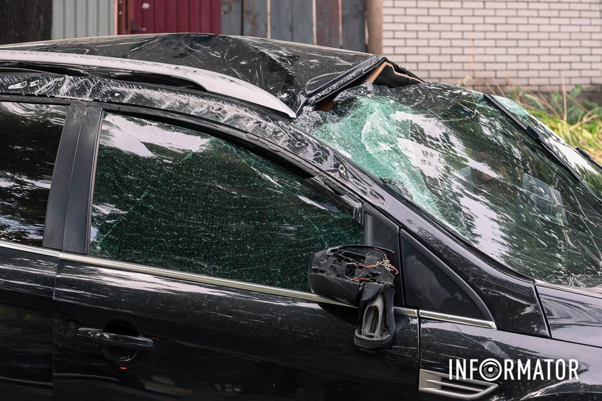       Ford  Mercedes:    