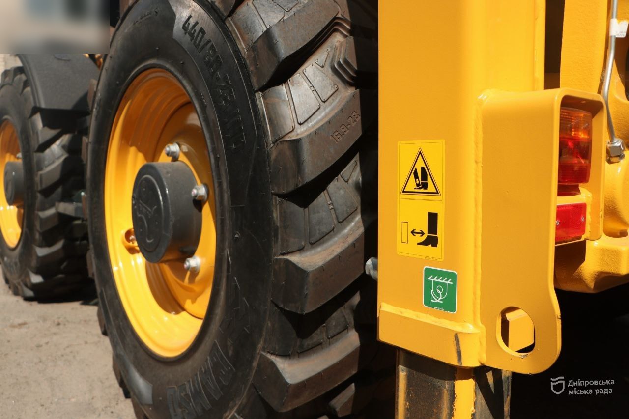  ʼ  Komatsu    .        