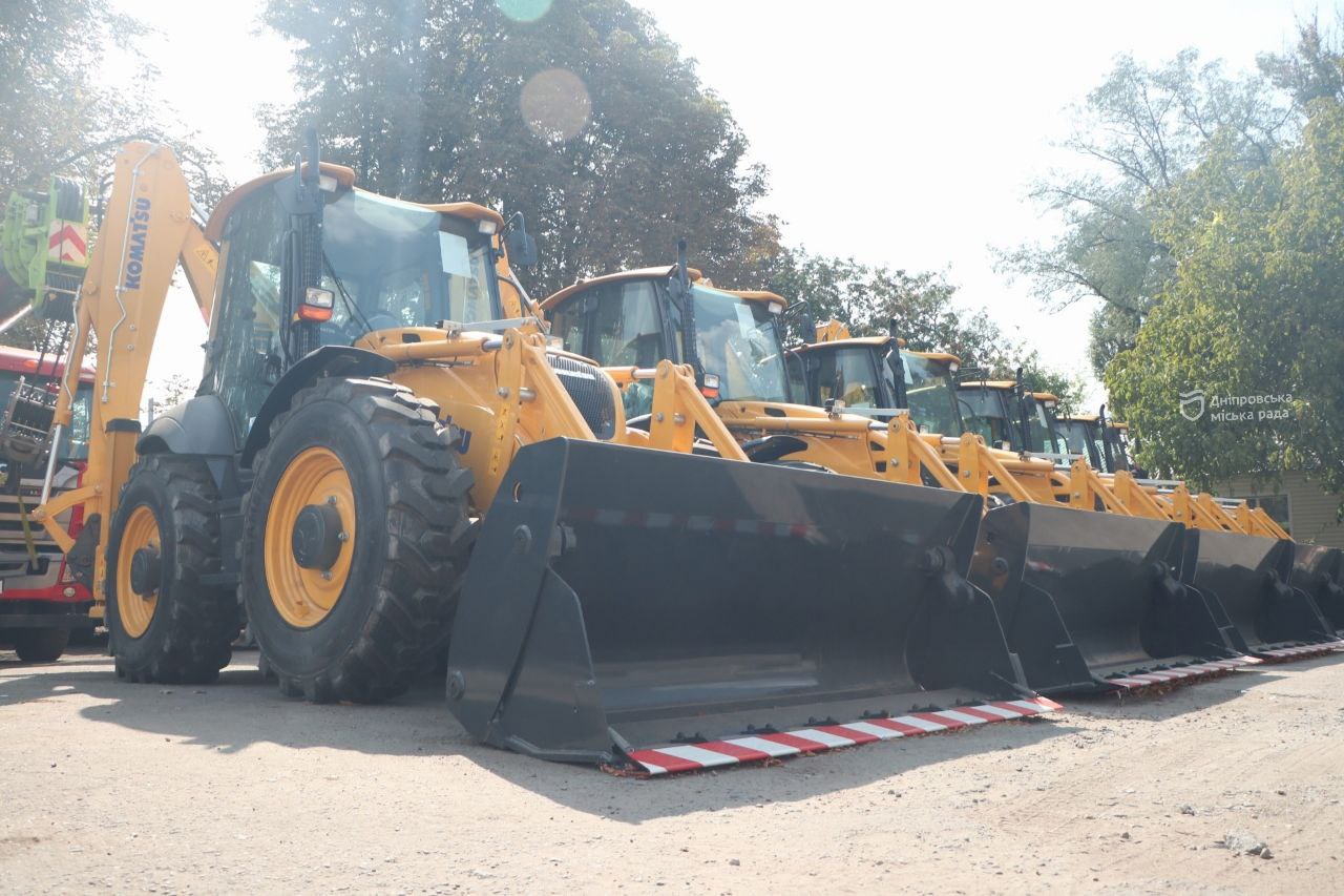  ʼ  Komatsu    .        