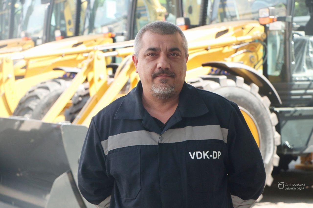  ʼ  Komatsu    .        