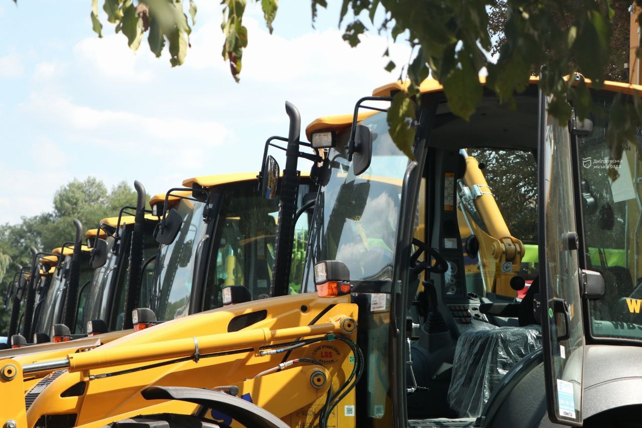  ʼ  Komatsu    .        