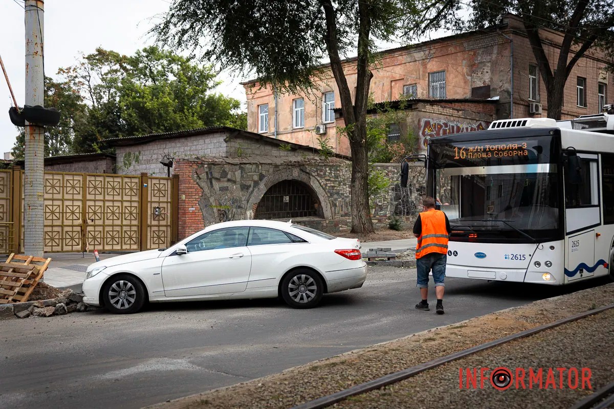       Mercedes  :  7  