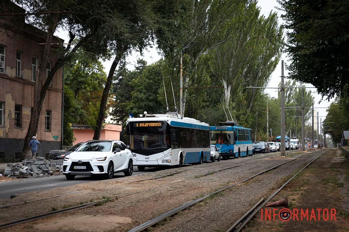        Mercedes  :  7  