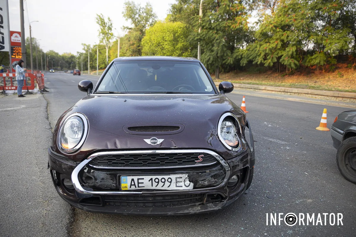     3-      Mini Cooper