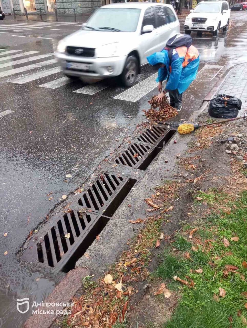       ,    7   