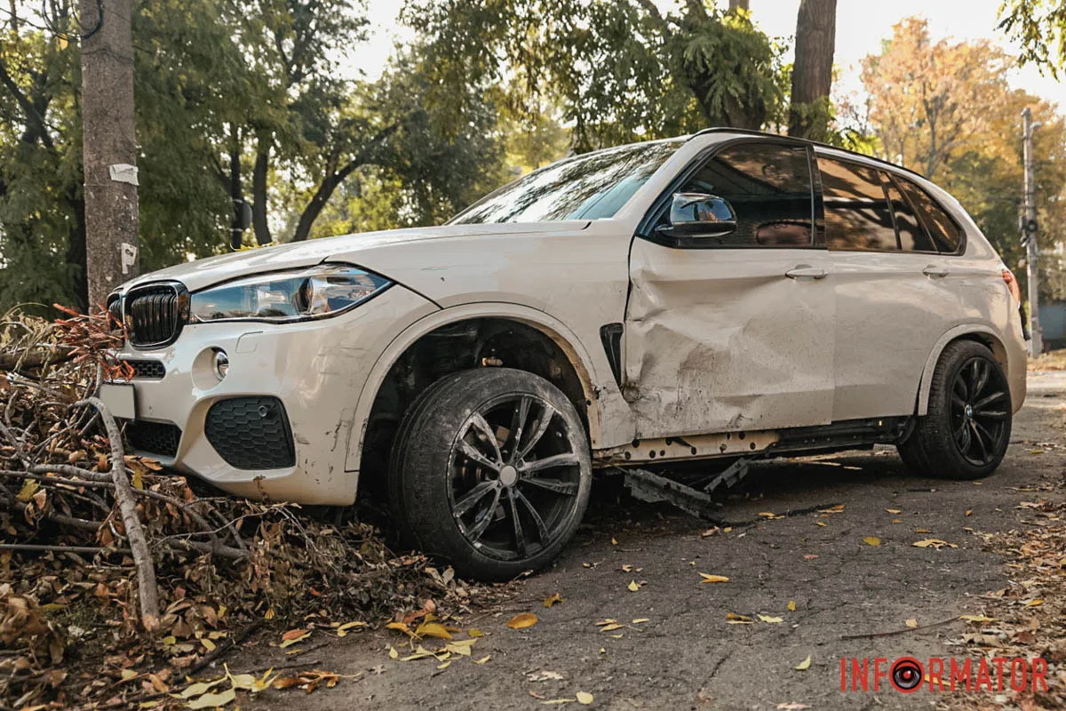     ѳ   BMW  Volkswagen