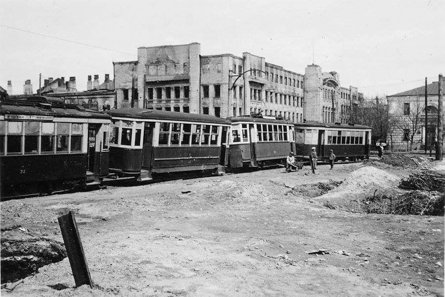         1943 