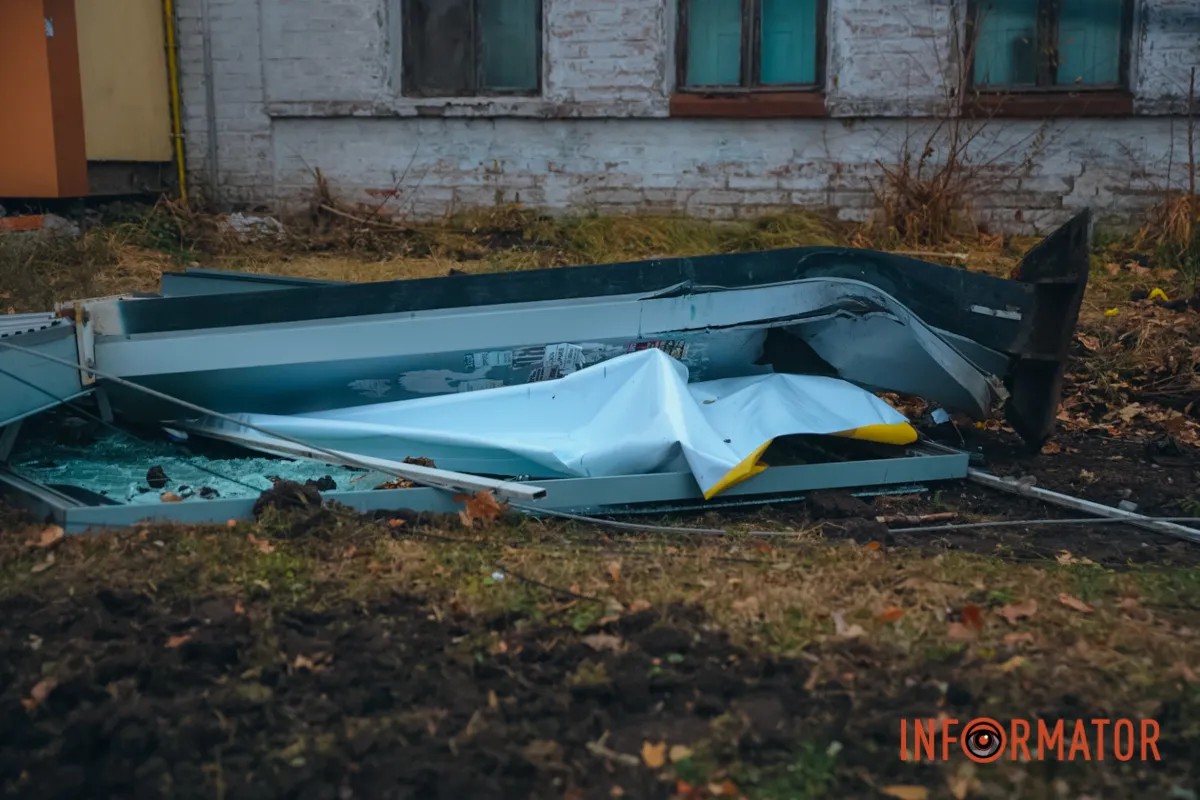     ѳ    : Tesla  ,  Volvo -  