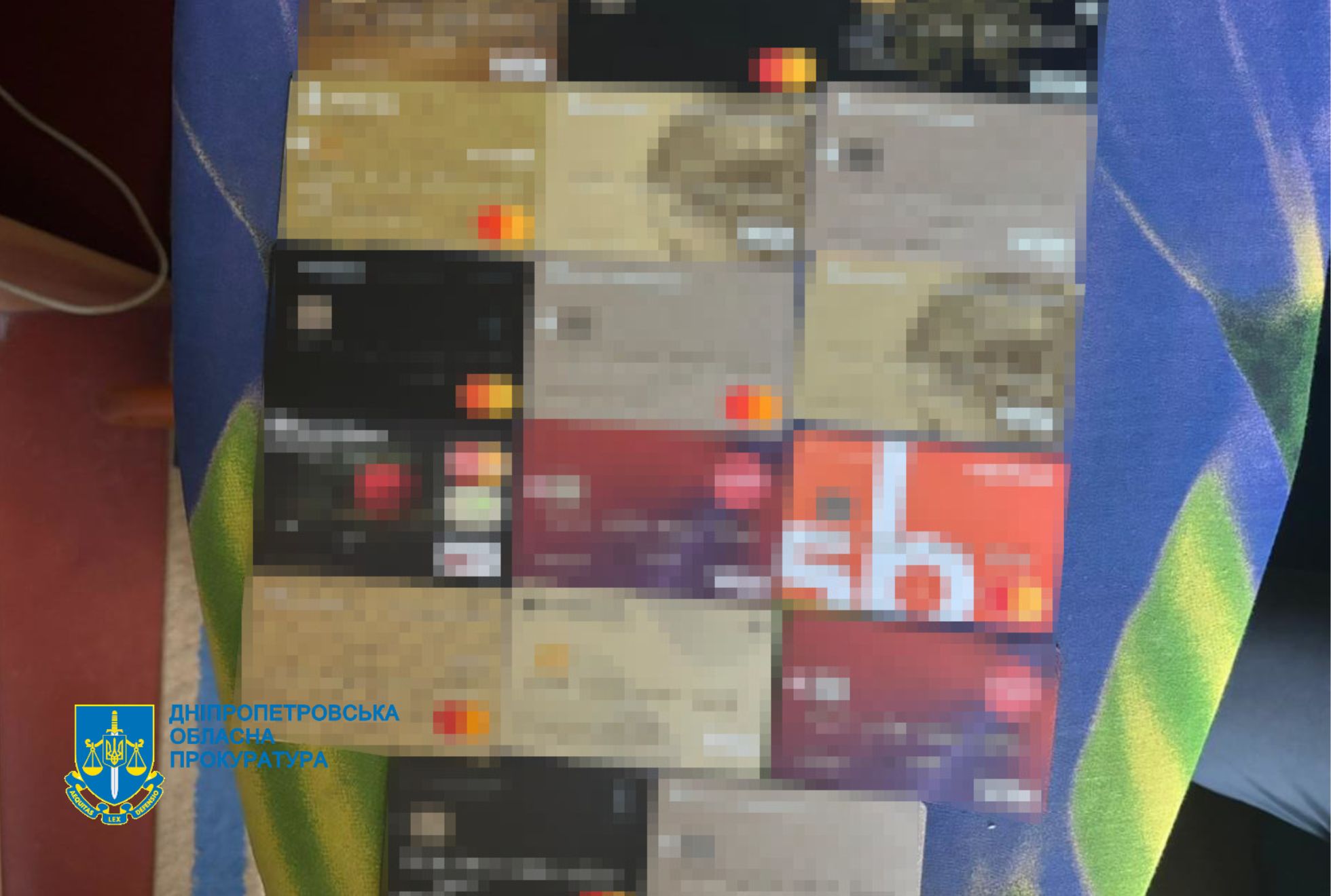      10   ,         72  