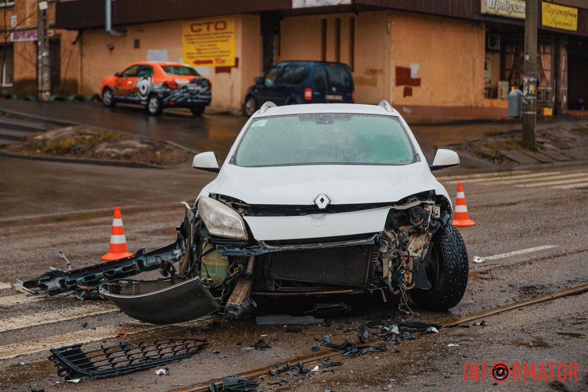         Mazda  Renault