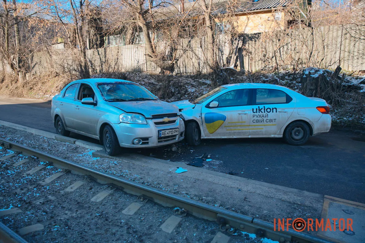        Chevrolet  Peugeot:  