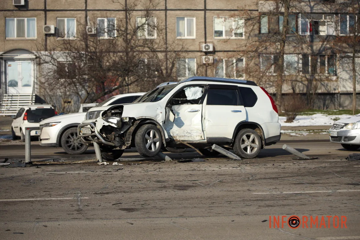        BMW  Nissan:     ( )