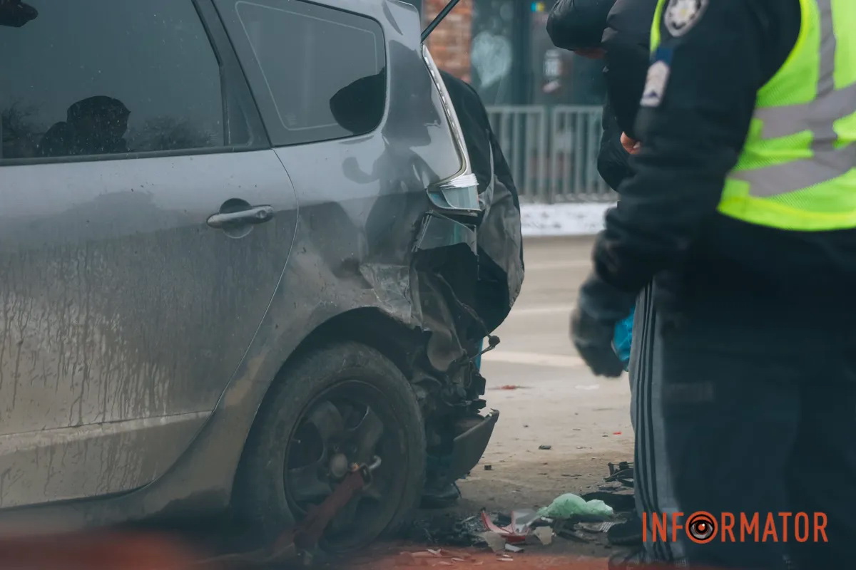         Mitsubishi  Renault  :   