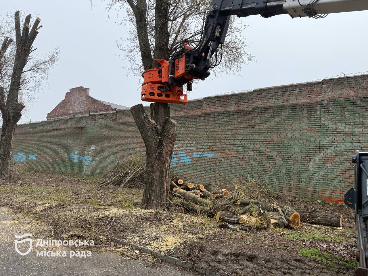       ,      Bobcat TR60    