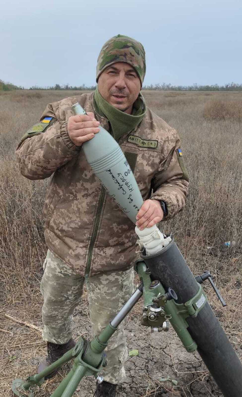       ,   ` 