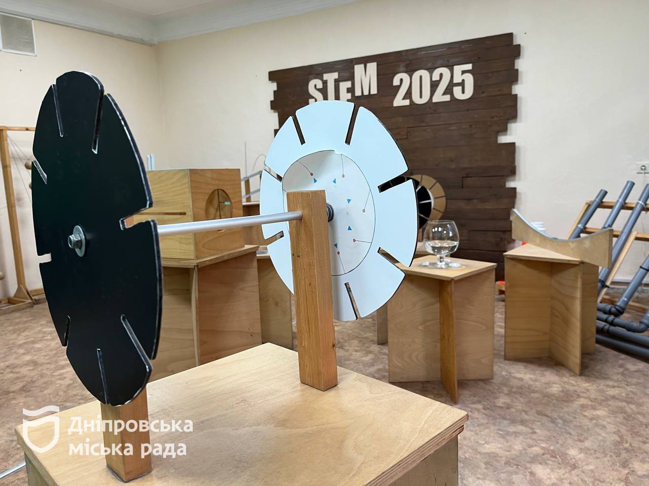    :     STEM-