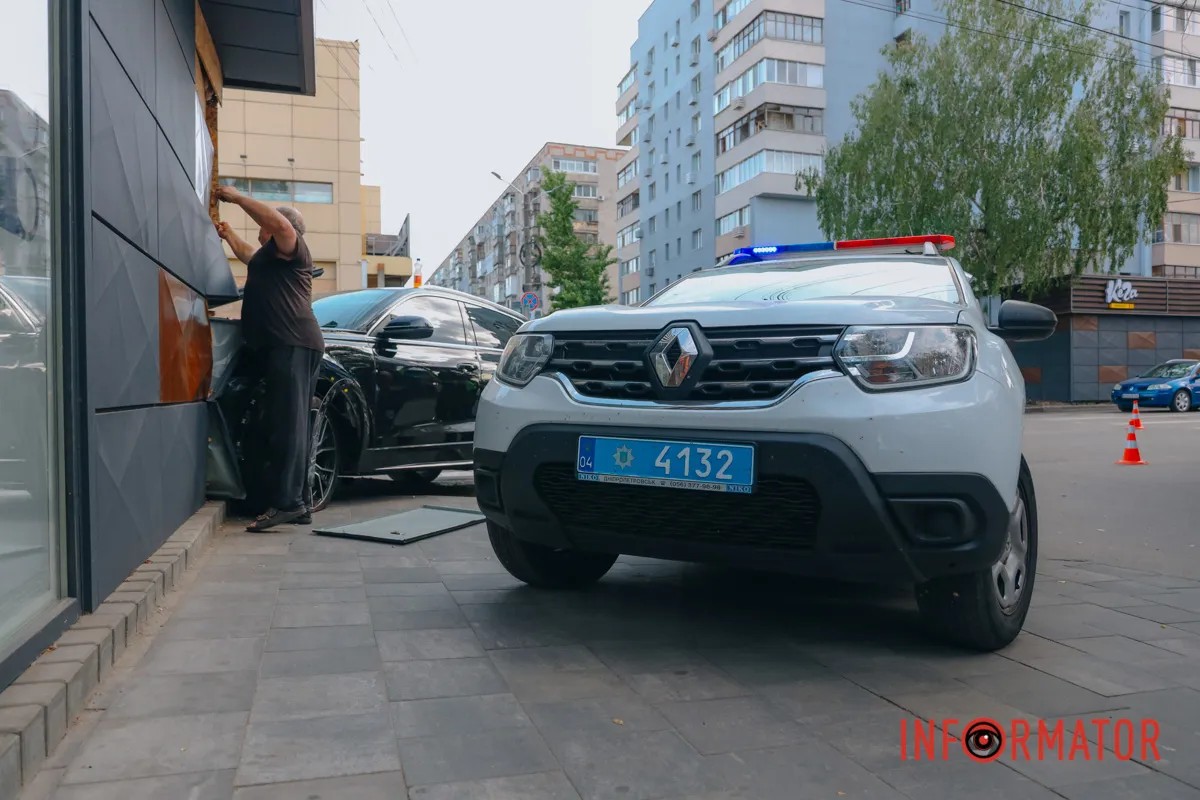      Audi    Geely    :  