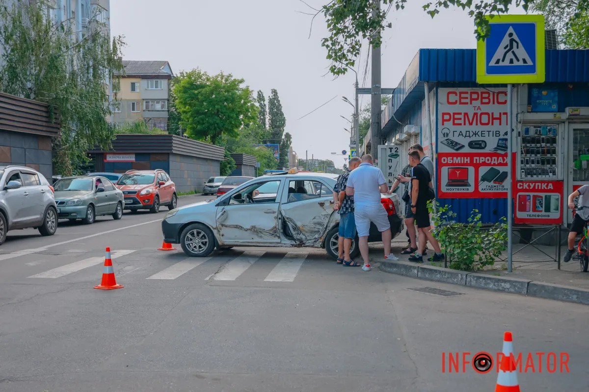      Audi    Geely    :  