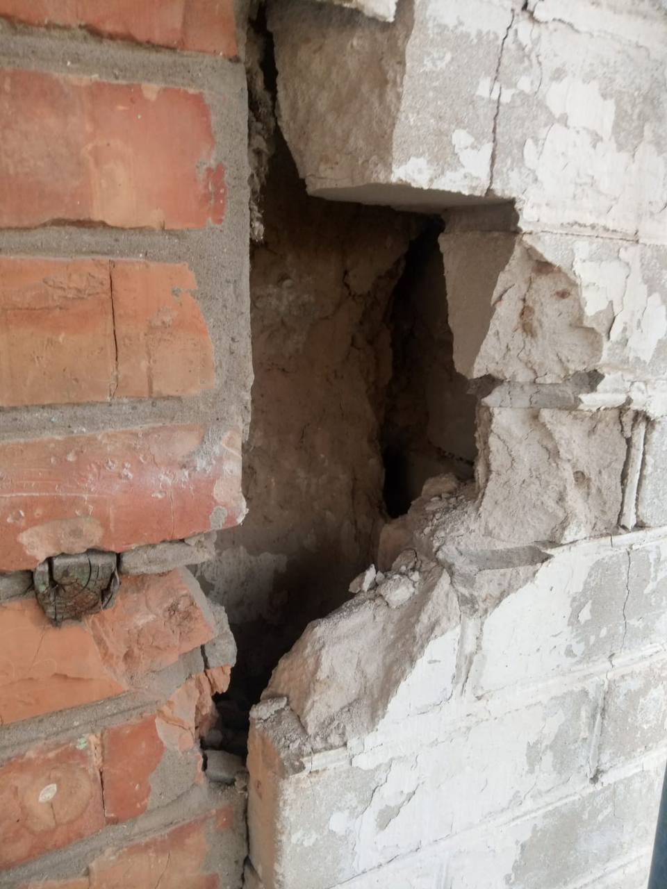   ͳ   4- 