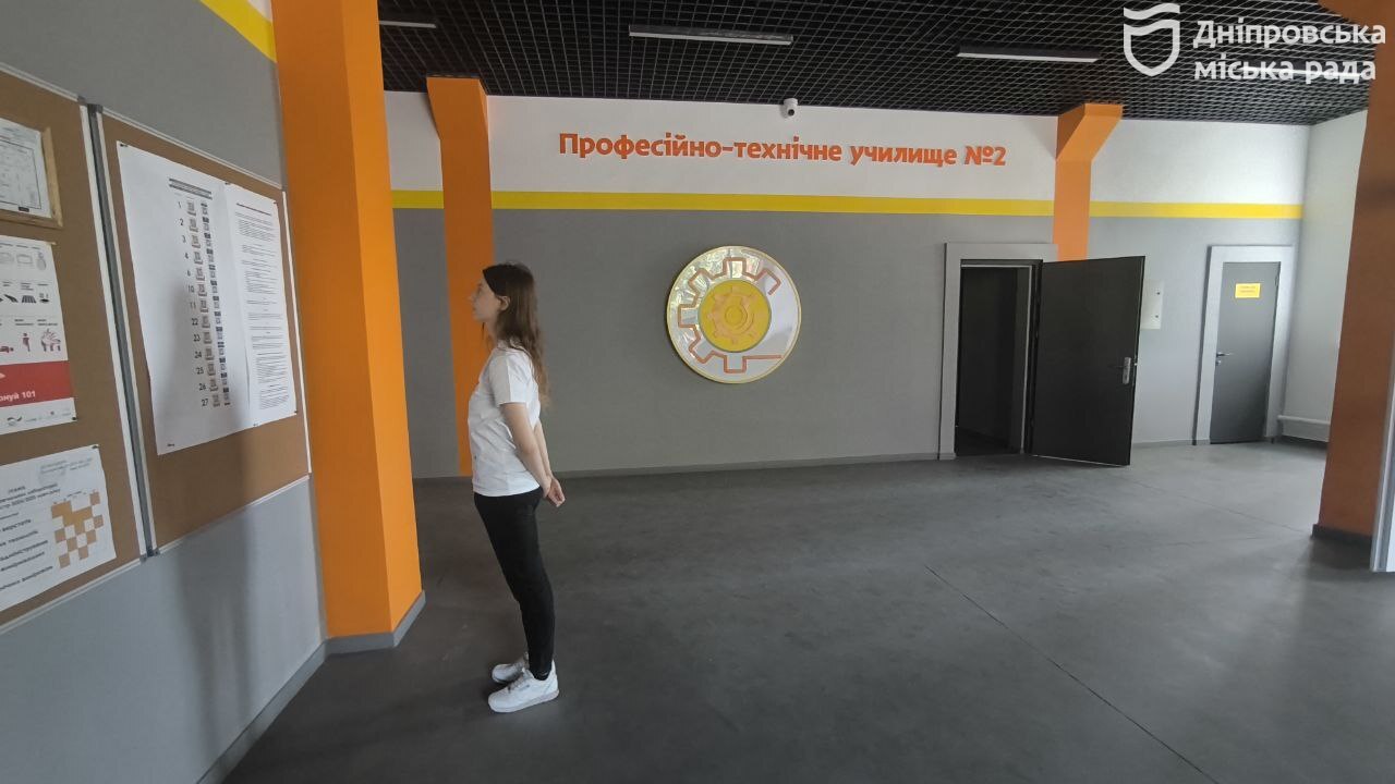   -2025:    1 400      - 