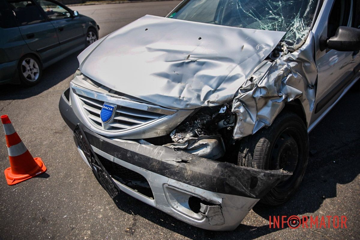       Dacia   BMW:   䳿 