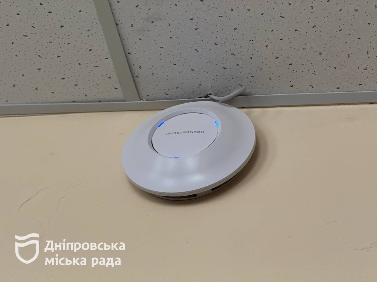      Wi-Fi:       
