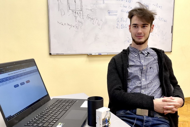 18-летний парень из Днепра в одиночку разработал настоящий спутник и сейчас делает второй