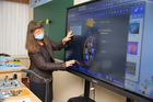 Роботы и интерактивные панели: как в днепровской школе используют современные технологии для обучения