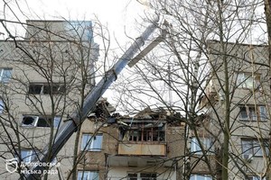 18 квартир будинку на вул. Енеїди, куди вдарив російський «шахед», тимчасово відселять. Місто компенсує власникам оренду житла