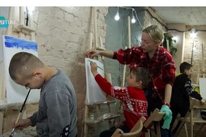 У Дніпрі для дітей-переселенців організували безкоштовні заняття з арттерапії