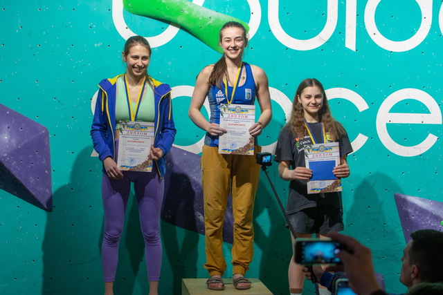 Днепрянка Евгения Казбекова – чемпионка по скалолазанию