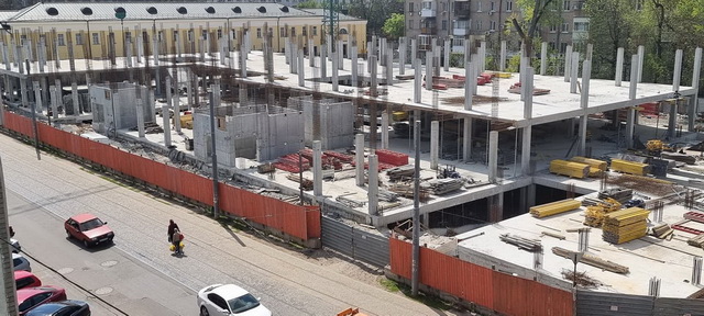 В Днепре возобновили строительство крупного торгового центра