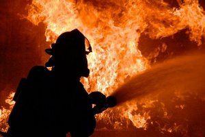 На Дніпропетровщині внаслідок пожежі у приватному будинку загинула жінка