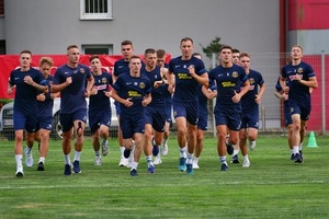 Дніпро-1 почав підготовку до сезону з Довбиком та Громовим, але без тренера