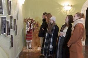 У Дніпровському національному університеті відкрили благодійну фотовиставку
